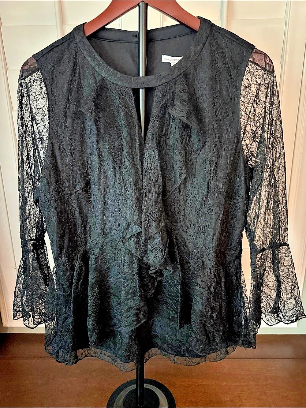 Isaac Mizrahi Live! Black Lace Sleeve Blouse Size 14 Like New